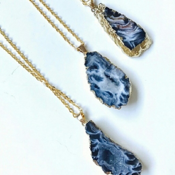 Bondhu Jewelry - [Last One] Bondhu : Agate Geode Slice Necklace